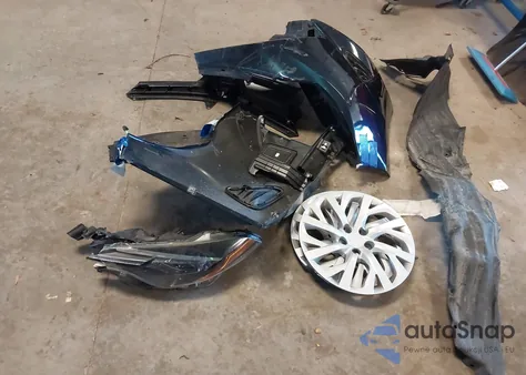 2017 Toyota Corolla Le z USA, uszkodzony, nr VIN 2T1BURHE5HC877246